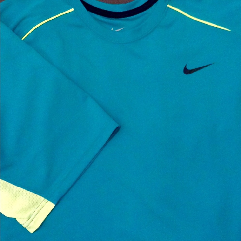 MEN's NIKE DRI-FITTED SHORT SLEEVE